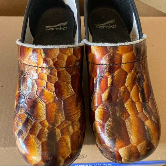 Dansko CLOGS 🐍 PRINT - Picture 2 of 12